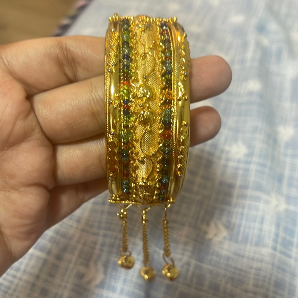 Women bracelets